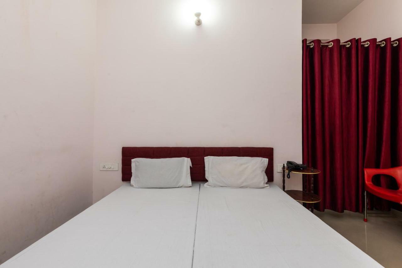 Hôtel Spot On 48618 Vasundhara Gardens à Bhopal Extérieur photo