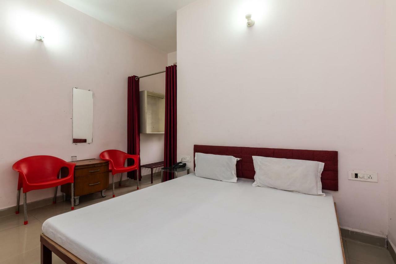 Hôtel Spot On 48618 Vasundhara Gardens à Bhopal Extérieur photo