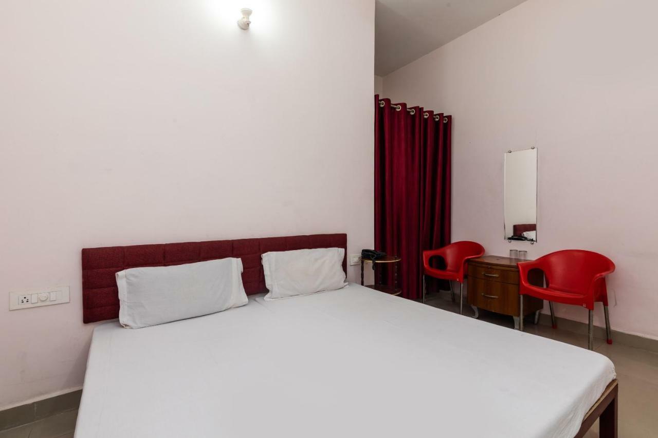 Hôtel Spot On 48618 Vasundhara Gardens à Bhopal Extérieur photo